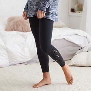 Aerie Chill ⅞ Leggings with Floral Cutout